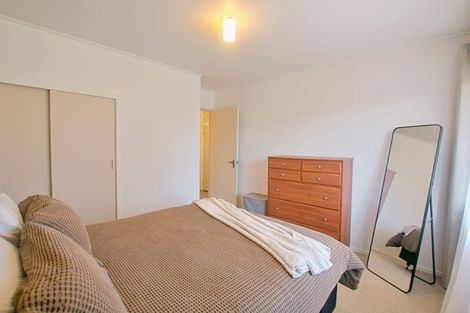 Photo of property in 2/13 Frank Evans Place, Henderson, Auckland, 0610