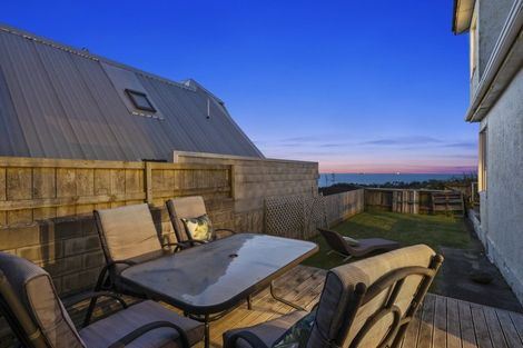 Photo of property in 2 Record Street, Fitzroy, New Plymouth, 4312