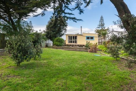 Photo of property in 24 Hunia Terrace, Himatangi Beach, Foxton, 4891