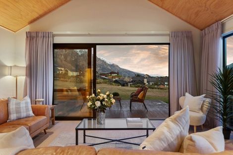 Photo of property in 9 Arran Lane, Jacks Point, Queenstown, 9371