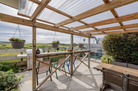 Photo of property in 33 Forbes Road, Foxton Beach, Foxton, 4815