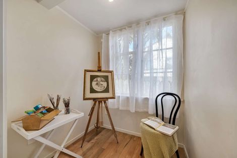 Photo of property in 17 Blacklock Avenue, Henderson, Auckland, 0612