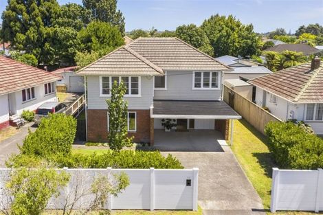 Photo of property in 53 Beach Road, Te Atatu Peninsula, Auckland, 0610
