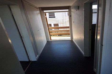 Photo of property in Beresford Apartments, 5/118 Russell Terrace, Berhampore, Wellington, 6023