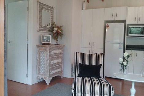 Photo of property in 5 Waicola Drive, Fitzherbert, Palmerston North, 4471