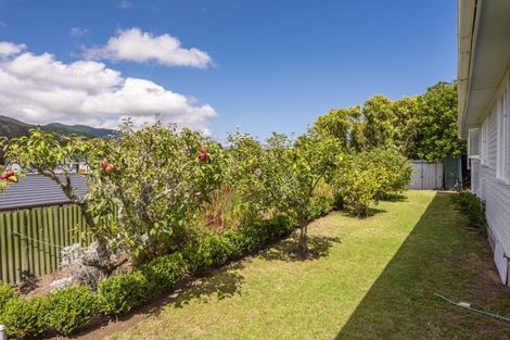Photo of property in 138 Arawhata Road, Paraparaumu, 5032