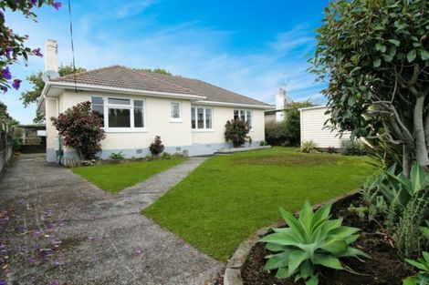 Photo of property in 34 Tarahua Road, Vogeltown, New Plymouth, 4310