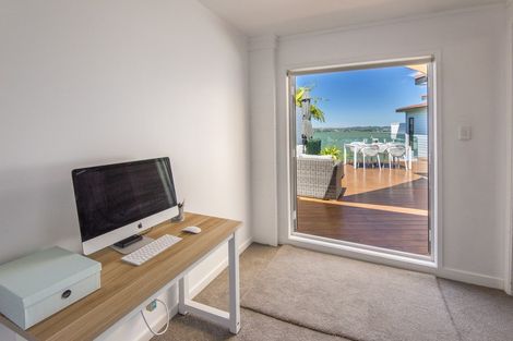 Photo of property in 2/26 Tizard Road, Birkenhead, Auckland, 0626