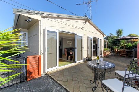 Photo of property in 81c Huatoki Street, Vogeltown, New Plymouth, 4310