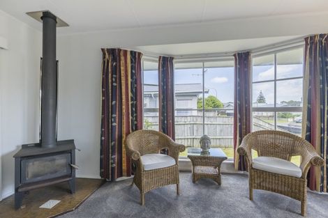 Photo of property in 44 Walton Road, Paraparaumu Beach, Paraparaumu, 5032