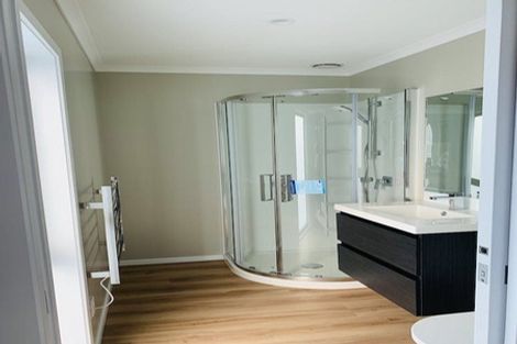 Photo of property in 28 Koru Loop, Paraparaumu, 5032