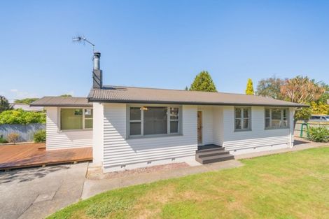 Photo of property in 2 Croxley Place, Terrace End, Palmerston North, 4410