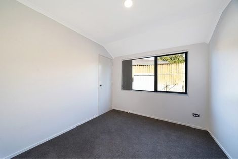 Photo of property in 18 Plumstead Rise, Glen Eden, Auckland, 0602