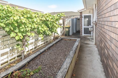 Photo of property in 6 Waharua Place, Tawhero, Whanganui, 4501
