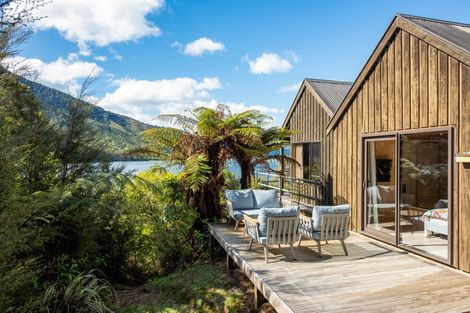 Photo of property in 556 Moetapu Bay Road, Moetapu Bay, Picton, 7282