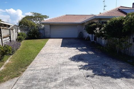 Photo of property in 90 Evans Road, Papamoa Beach, Papamoa, 3118