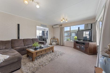 Photo of property in 26 Dunk Place, Milson, Palmerston North, 4414