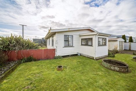 Photo of property in 1 Tawhiti Road, Hawera, 4610