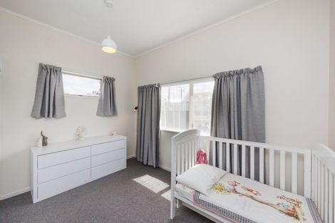 Photo of property in 35 Severn Street, Rongotea, 4476