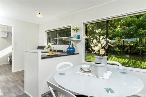 Photo of property in 2/21 Waiau Street, Torbay, Auckland, 0630
