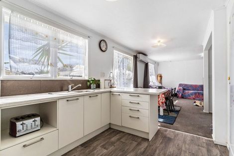 Photo of property in 11 Eastburn Street, Papakura, 2110