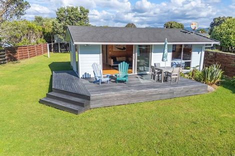 Photo of property in 116 Tutere Street, Waikanae Beach, Waikanae, 5036