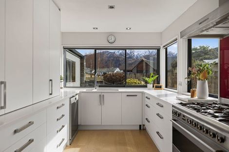 Photo of property in 11 Elva Dawson Place, Arrowtown, 9302