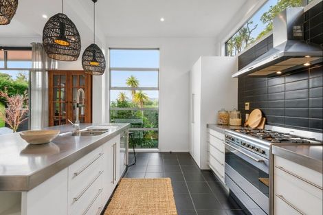 Photo of property in 1/5 Whareora Terrace, Cashmere, Christchurch, 8022