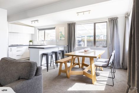Photo of property in 6a Perrin Place, Kelvin Grove, Palmerston North, 4414