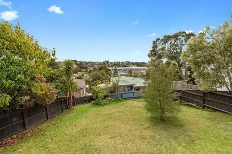 Photo of property in 2/29 Ludlow Terrace, Totara Vale, Auckland, 0627