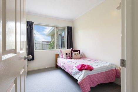 Photo of property in 49 Castlefinn Drive, Weymouth, Auckland, 2103