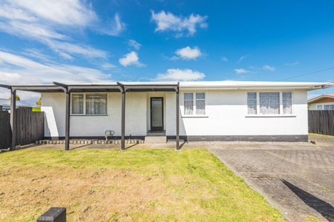 Photo of property in 12 Mosston Road, Castlecliff, Whanganui, 4501