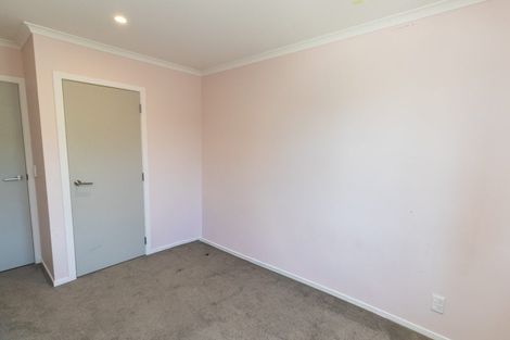 Photo of property in 1/20 Glanmire Road, Newlands, Wellington, 6037