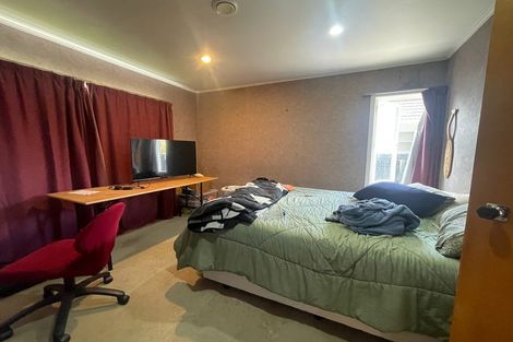 Photo of property in 31 Durham Street, Te Atatu Peninsula, Auckland, 0610