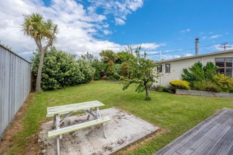 Photo of property in 31 Shortt Street, Foxton Beach, Foxton, 4815
