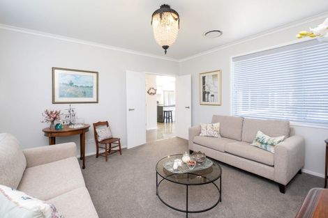 Photo of property in 19 Manapouri Street, Poraiti, Napier, 4112