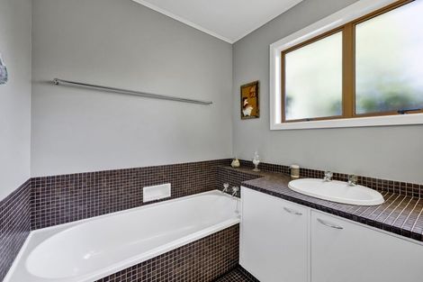 Photo of property in 116 Weraroa Road, Waverley, 4510