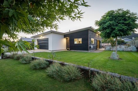 Photo of property in 16 Finch Street, Albert Town, Wanaka, 9305