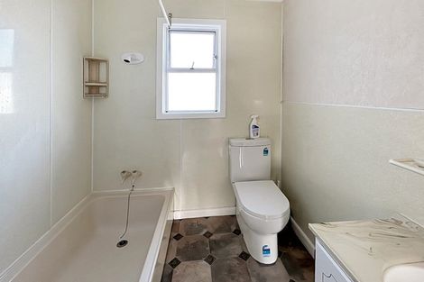 Photo of property in 1 Lancaster Street, Levin, 5510