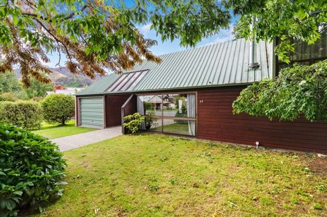 Photo of property in 45 Adamson Drive, Arrowtown, 9302