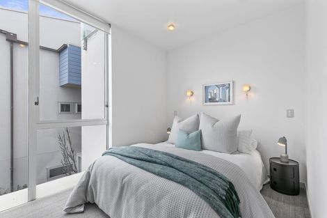 Photo of property in 1/22 The Crescent, Roseneath, Wellington, 6011