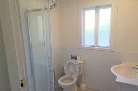 Photo of property in 4 Evans Road, Glen Eden, Auckland, 0602