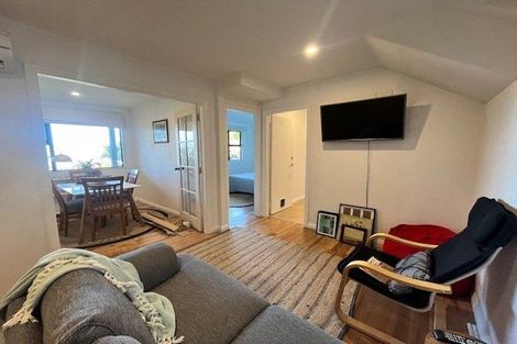 Photo of property in 16 Corlett Road, Plimmerton, Porirua, 5026