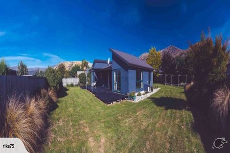 Photo of property in 5 Mystery Grove, Lake Hayes, Queenstown, 9304