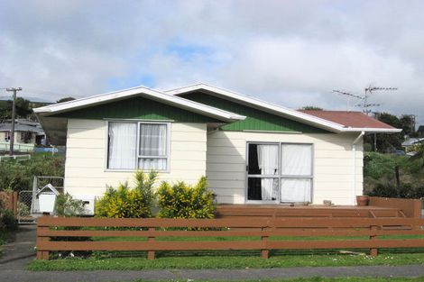 Photo of property in 3 Regent Place, Blagdon, New Plymouth, 4310