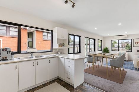 Photo of property in 120 Gossamer Drive, Pakuranga Heights, Auckland, 2010