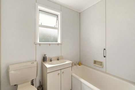 Photo of property in 31 Manuka Street, Castlecliff, Whanganui, 4501