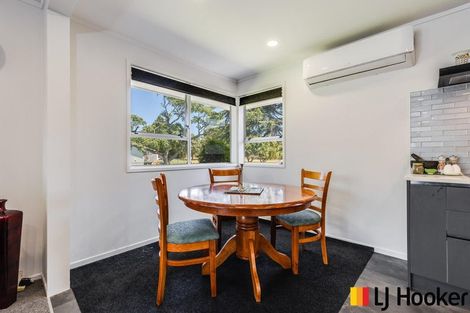 Photo of property in 8 Leaver Place, Weymouth, Auckland, 2103