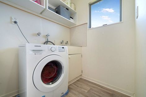 Photo of property in 12b Sturges Road, Henderson, Auckland, 0612