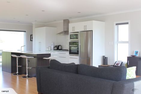 Photo of property in 584 Beach Road, Rothesay Bay, Auckland, 0630